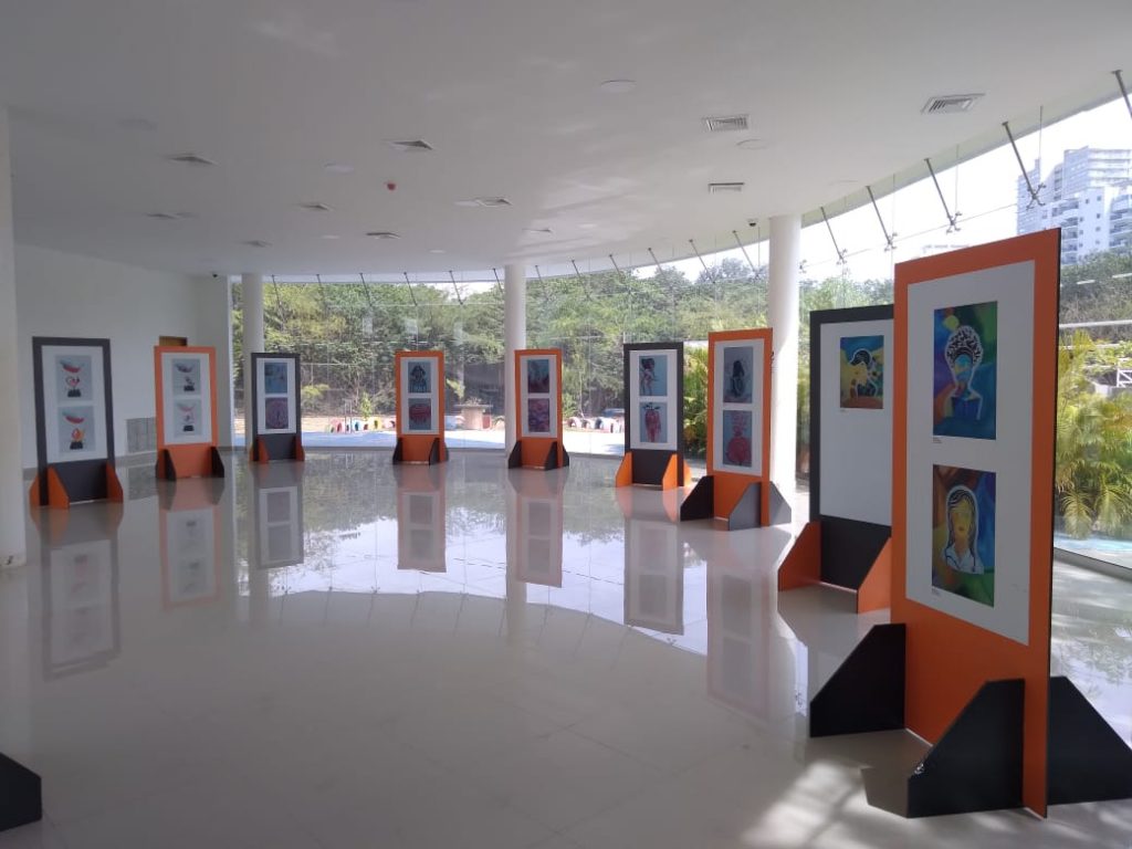 CARIDONNA en el pie de la popa